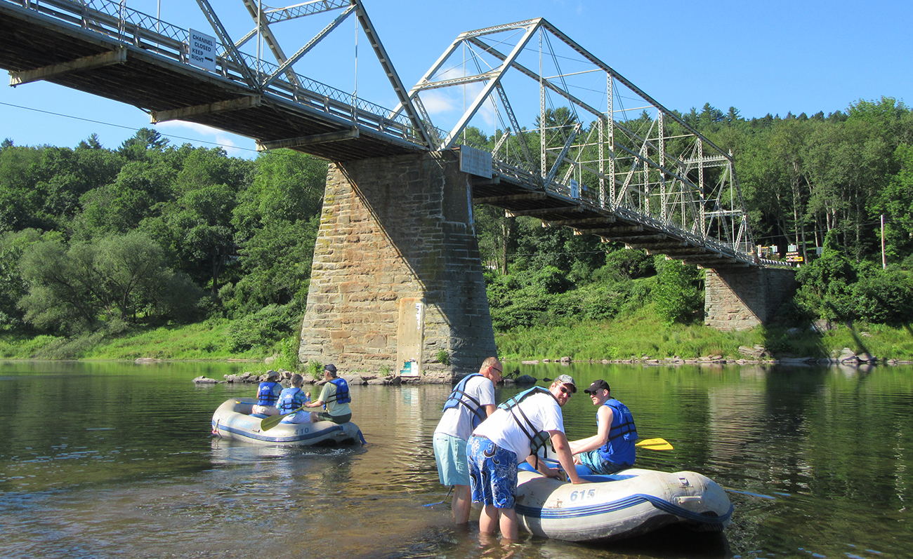 Rafting at Skinners Falls